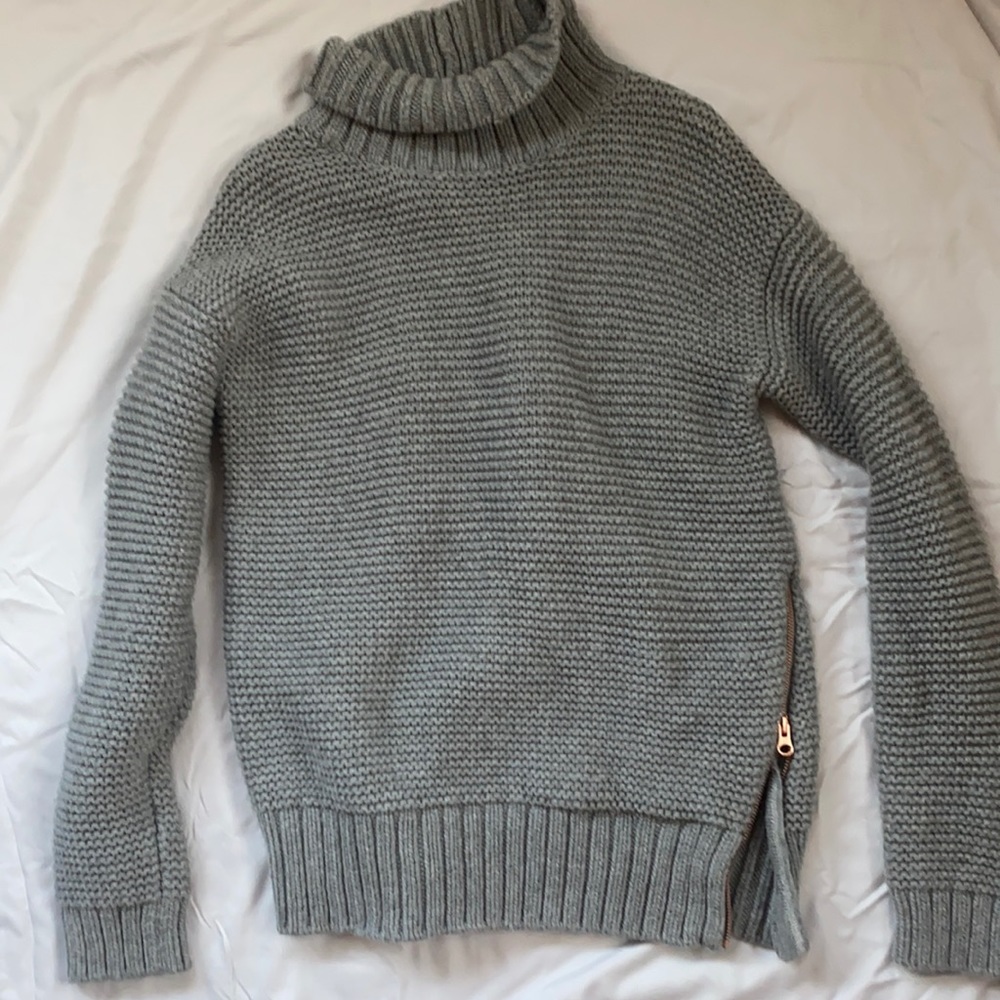 Lululemon sweater